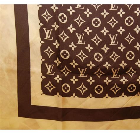 louis vuitton silk square.